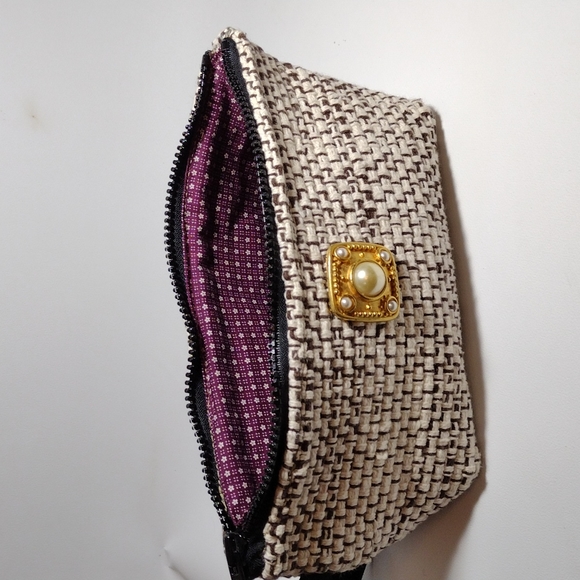 Clutch - Picture 2 of 4